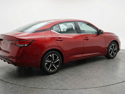 Used 2025 Nissan Sentra SV FWD image 9