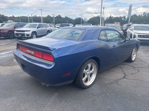 Used 2010 Dodge Challenger R/T RWD image 7