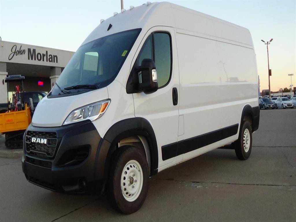 Used 2025 RAM ProMaster 2500 w/ Storage Group FWD image 2