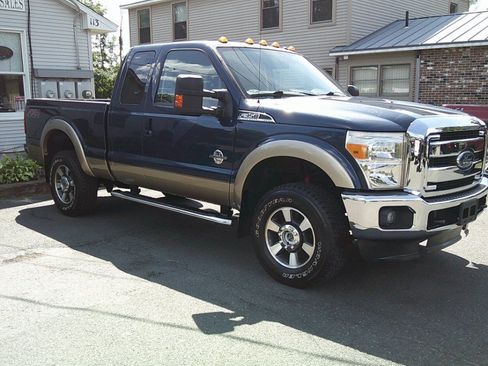 Used 2014 Ford F350 Lariat w/ Lariat Interior Package AWD/4WD image 5