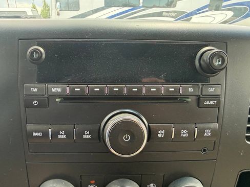 Used 2010 GMC Sierra 2500 SLE AWD/4WD image 29