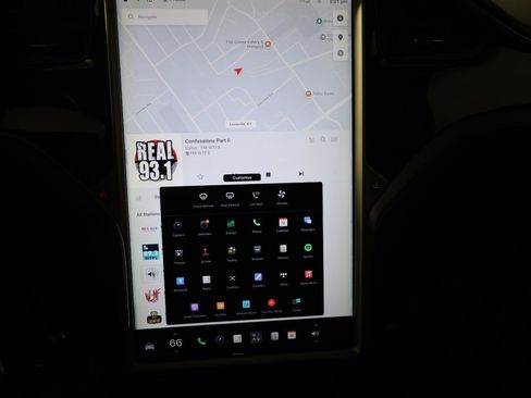 Used 2018 Tesla Model X 75D AWD/4WD image 16