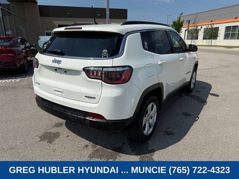 Used 2018 Jeep Compass Latitude AWD/4WD image 3