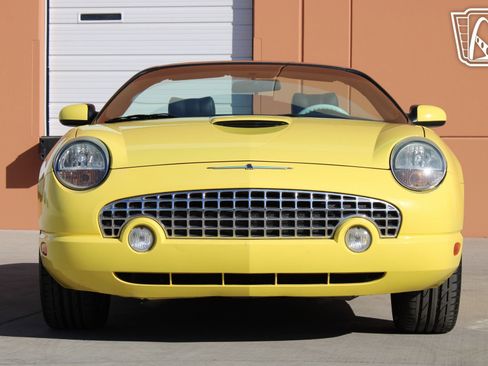 Used 2004 Ford Thunderbird image 36