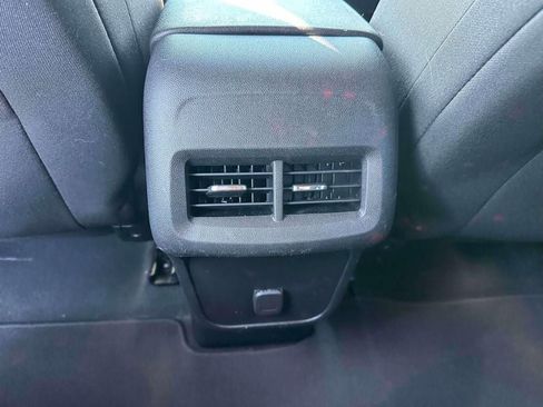 Used 2018 Chevrolet Equinox LT FWD image 12