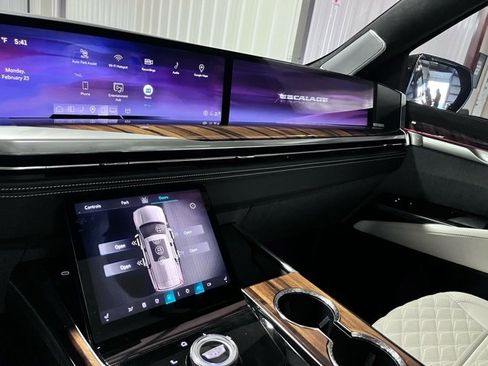 Used 2026 Cadillac Escalade Platinum Sport w/ LPO, ONYX Package image 21