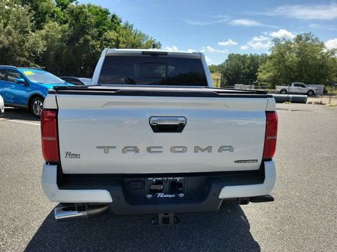 Used 2025 Toyota Tacoma Limited AWD/4WD image 11