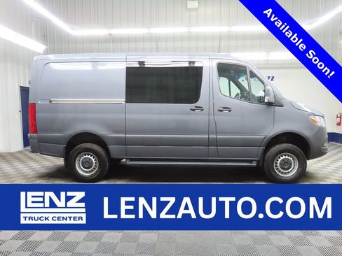 Used 2021 Mercedes-Benz Sprinter 2500 image 1