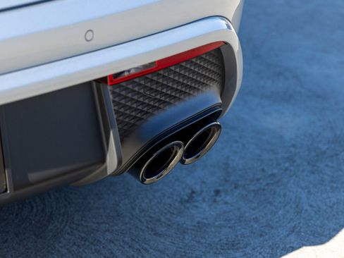 New 2026 Porsche Macan image 22