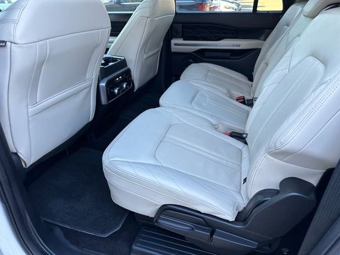 Used 2021 Ford Expedition Max Platinum image 32
