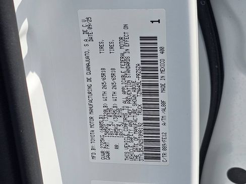 Used 2025 Toyota Tacoma TRD Sport AWD/4WD image 30
