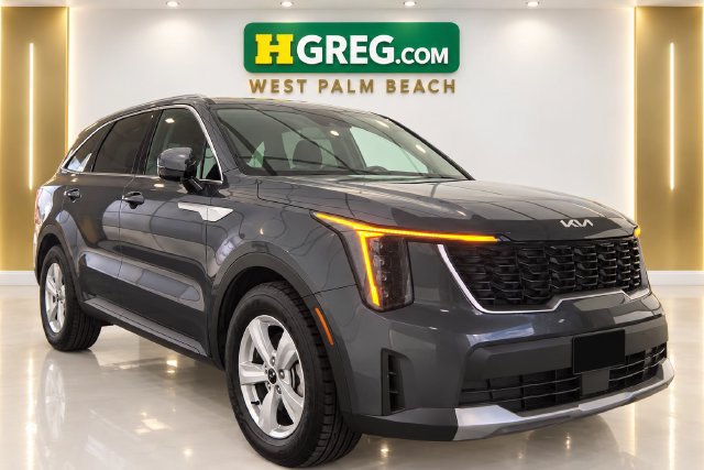 Used 2024 Kia Sorento LX FWD image 4