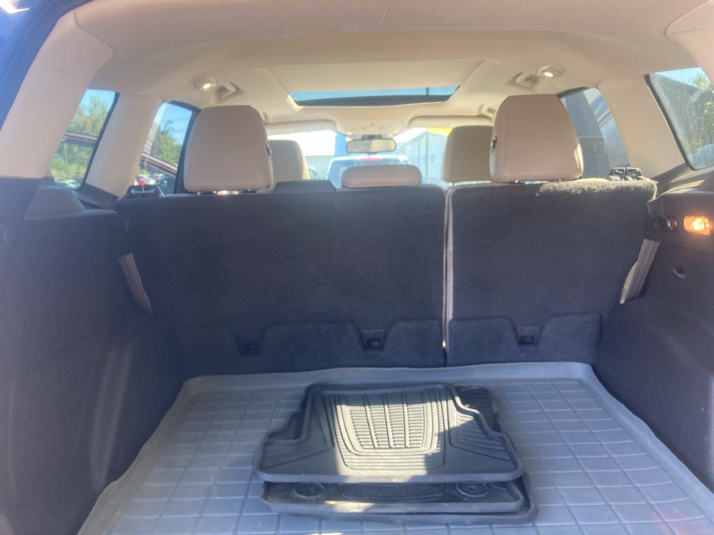 Used 2017 Ford Escape Titanium AWD/4WD image 29