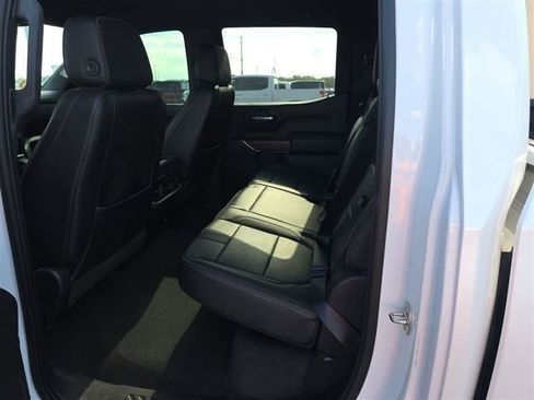 Used 2021 Chevrolet Silverado 1500 High Country w/ Z71 Off-Road Package AWD/4WD image 4