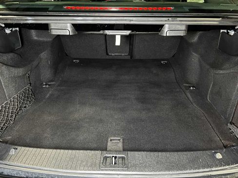 Used 2013 Mercedes-Benz E 550 4MATIC Sedan image 16