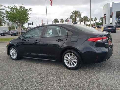 Certified 2022 Toyota Corolla LE w/ LE Convenience Package image 6