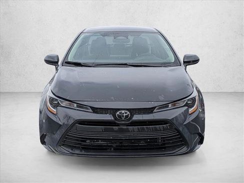 Used 2024 Toyota Corolla LE image 2