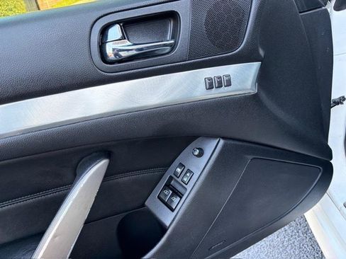 Used 2013 INFINITI G37 Journey w/ Premium Pkg image 18