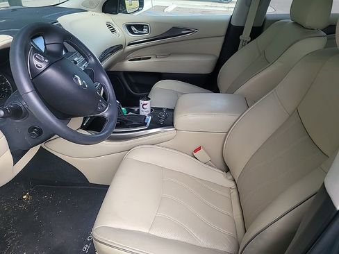 Used 2019 INFINITI QX60 Luxe w/ Essential Package image 4