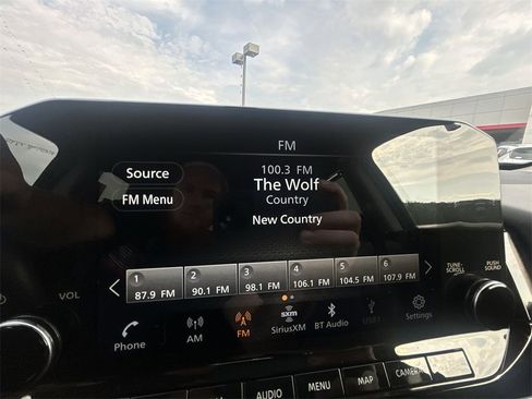 Certified 2023 Nissan Pathfinder SL image 22