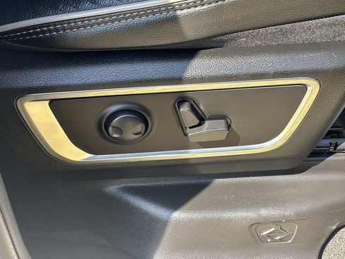 Used 2024 RAM 1500 Laramie image 19