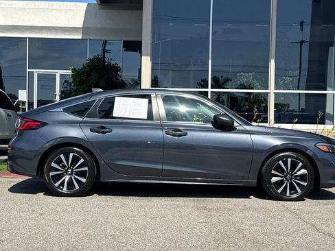 Certified 2024 Honda Civic EX-L image 3