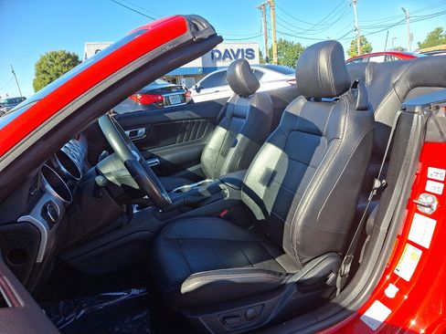Used 2023 Ford Mustang Premium image 13