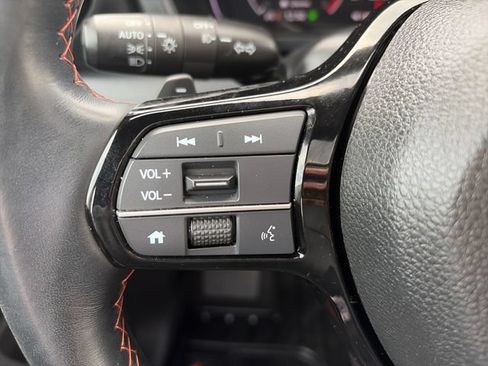 Used 2025 Honda Pilot TrailSport image 17