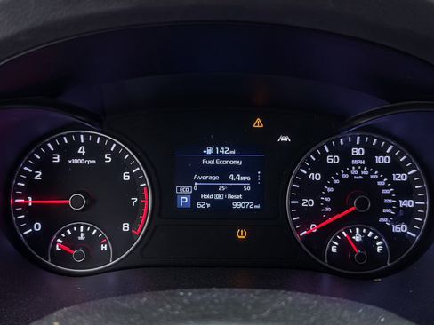 Used 2019 Kia Optima LX image 4