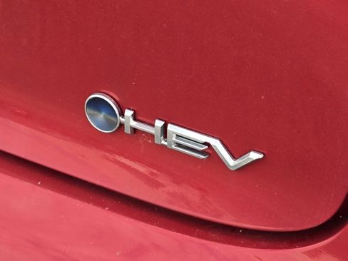Used 2025 Toyota Prius LE FWD image 11
