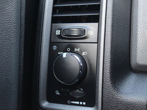 Used 2017 RAM 3500 Tradesman w/ Chrome Appearance Group image 19