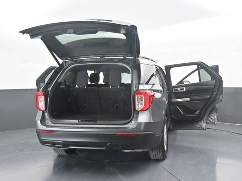 Used 2023 Ford Explorer XLT image 77