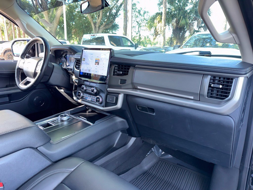 Used 2023 Ford Expedition XLT RWD image 17