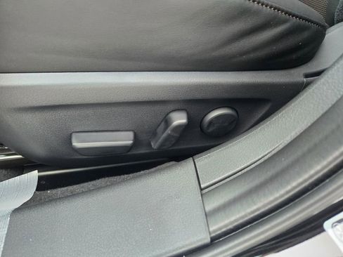 New 2026 MAZDA MAZDA3 Hatchback w/Premium Plus Pkg image 17