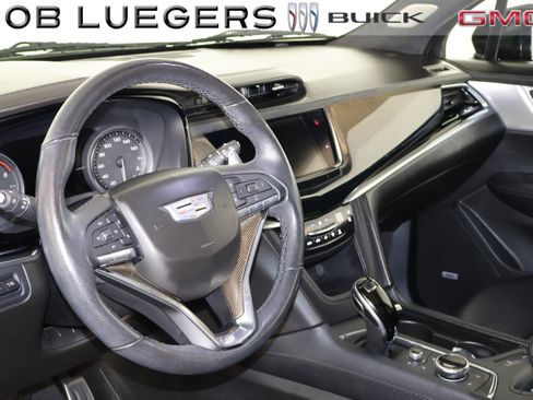 Used 2020 Cadillac XT6 Sport w/ Platinum Package AWD/4WD image 9