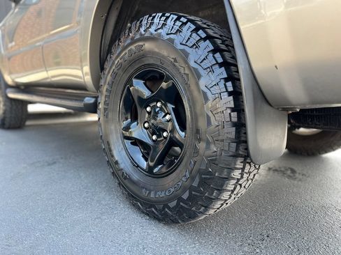 Used 2006 Toyota 4Runner SR5 AWD/4WD image 29