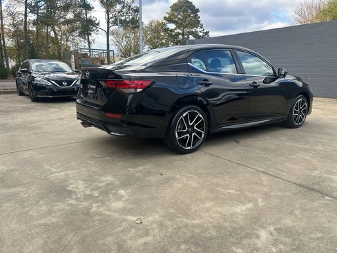 New 2025 Nissan Sentra SR w/ SR Premium Package image 4