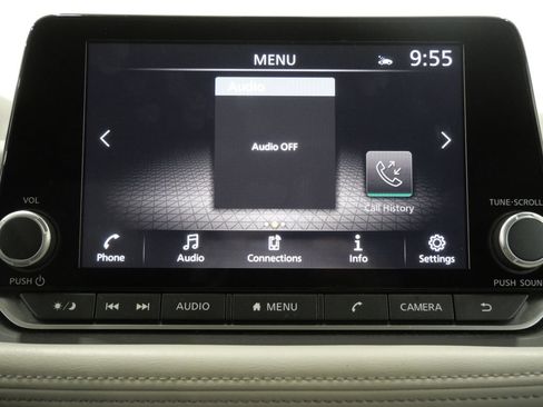 Used 2025 Nissan Rogue SV AWD/4WD image 16