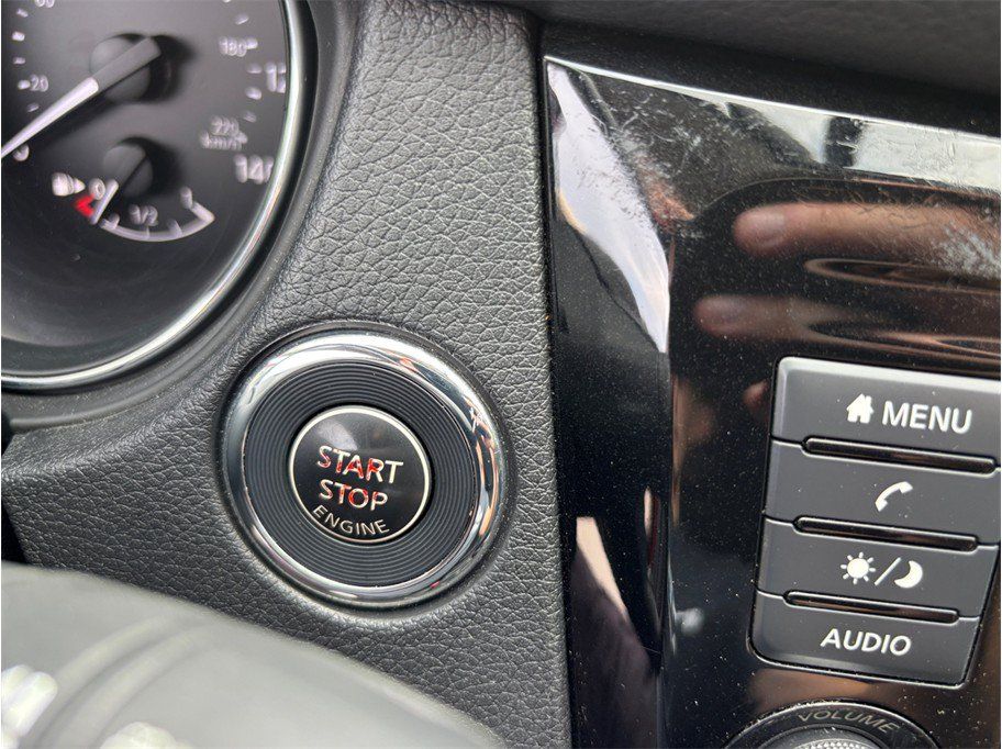Used 2018 Nissan Rogue SV FWD image 23