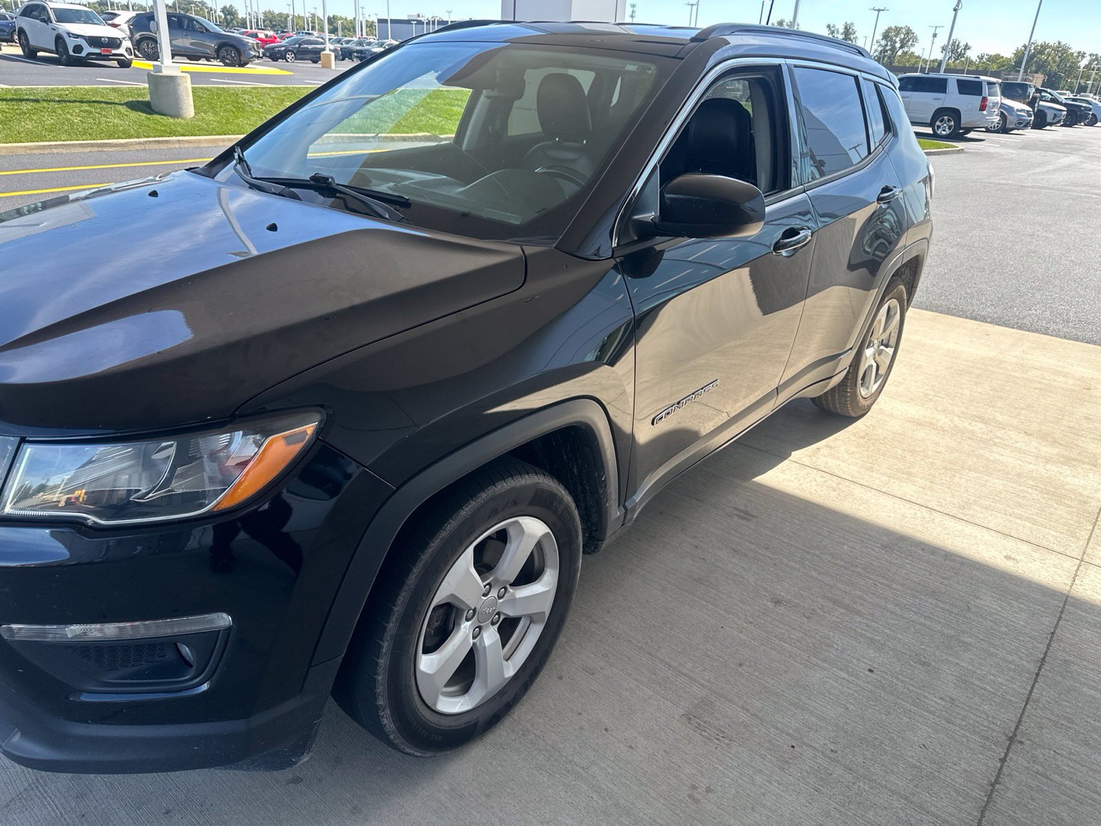 Used 2021 Jeep Compass Latitude FWD image 2