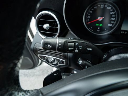 Used 2019 Mercedes-Benz GLC 300 4MATIC w/ Premium Package image 51