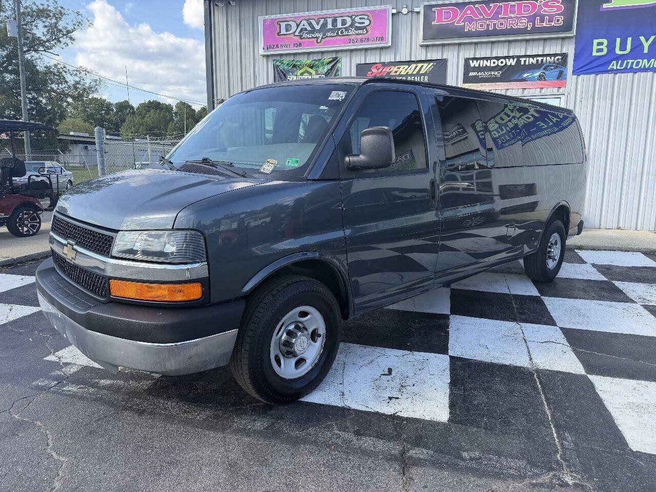Used 2014 Chevrolet Express 3500 LT w/ LT Preferred Equipment Group RWD image 2