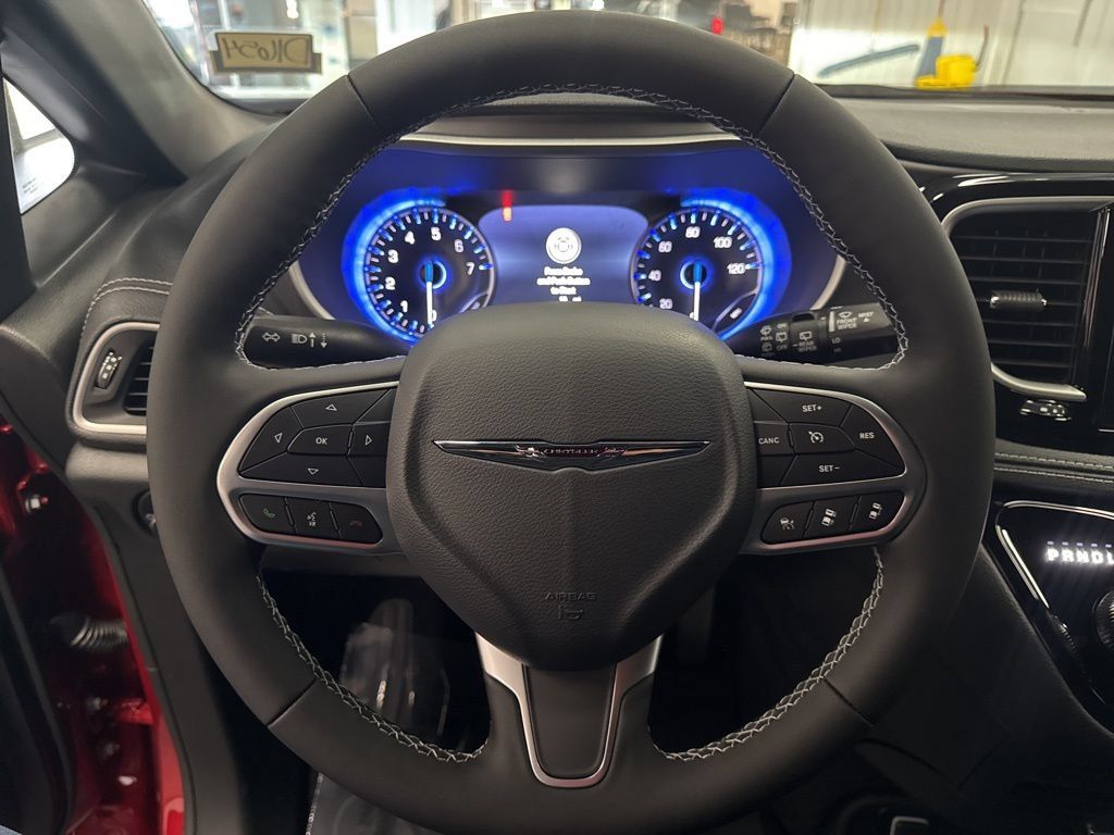 New 2026 Chrysler Pacifica Select AWD/4WD image 17