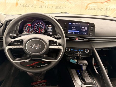 Used 2022 Hyundai Elantra SEL image 29