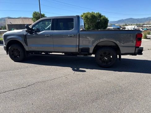 Used 2025 Ford F350 Lariat w/ Black Appearance Package AWD/4WD image 4