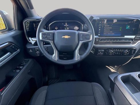 Used 2026 Chevrolet Silverado 1500 LT AWD/4WD image 5
