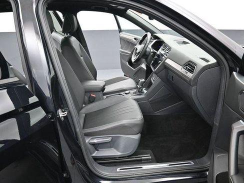 Used 2022 Volkswagen Tiguan SE R-Line image 36