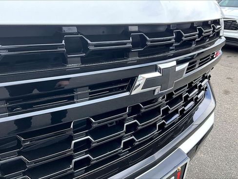 Used 2023 Chevrolet Suburban Z71 w/ Luxury Package image 29