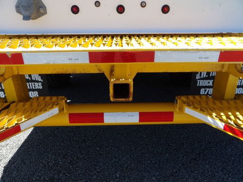 Used 2015 Ford F550 2WD Regular Cab Super Duty image 46