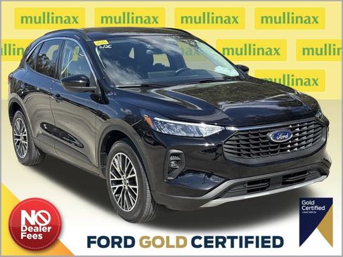 Used 2024 Ford Escape SE image 1